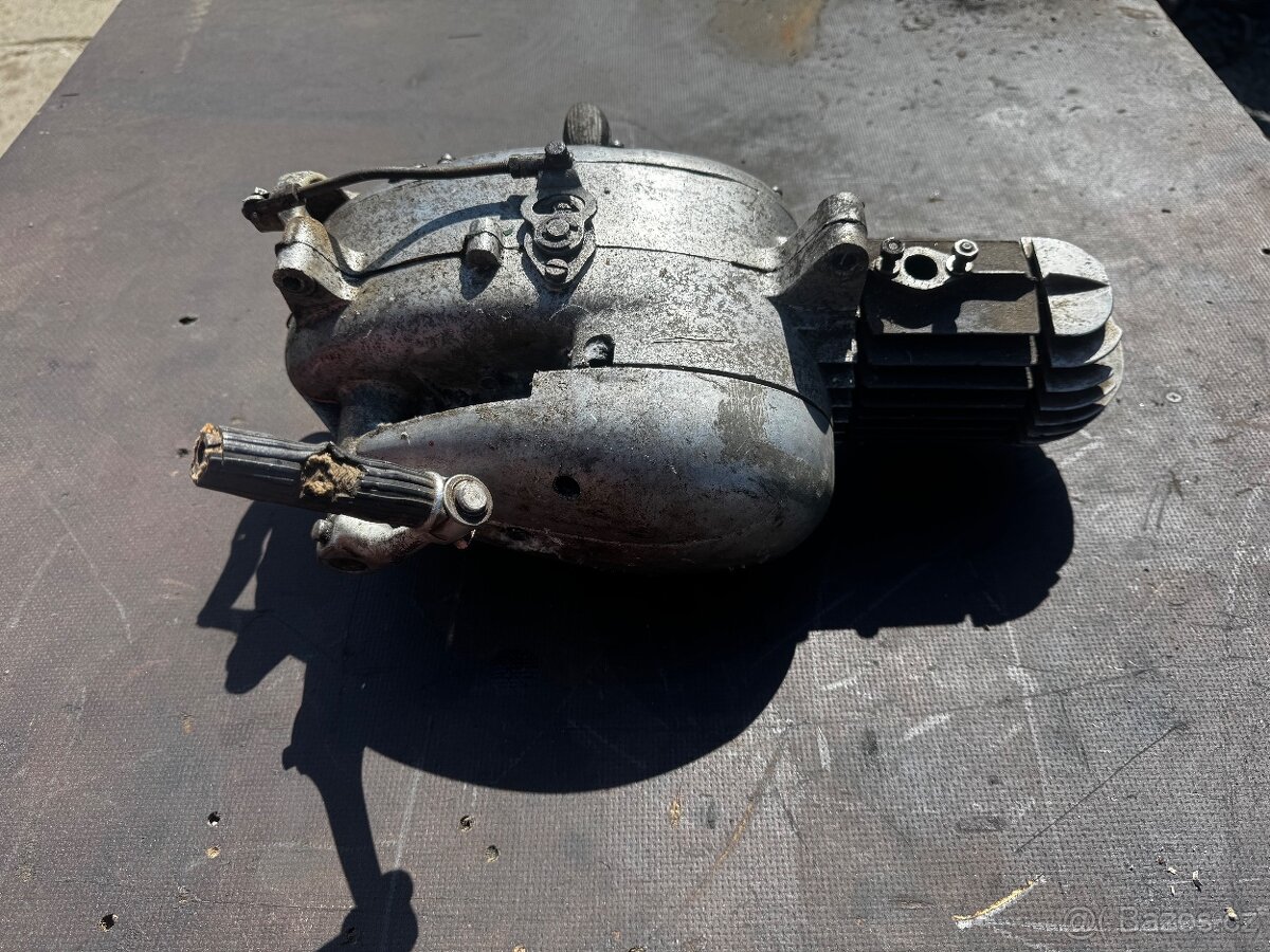 Jawa 550/555 motor