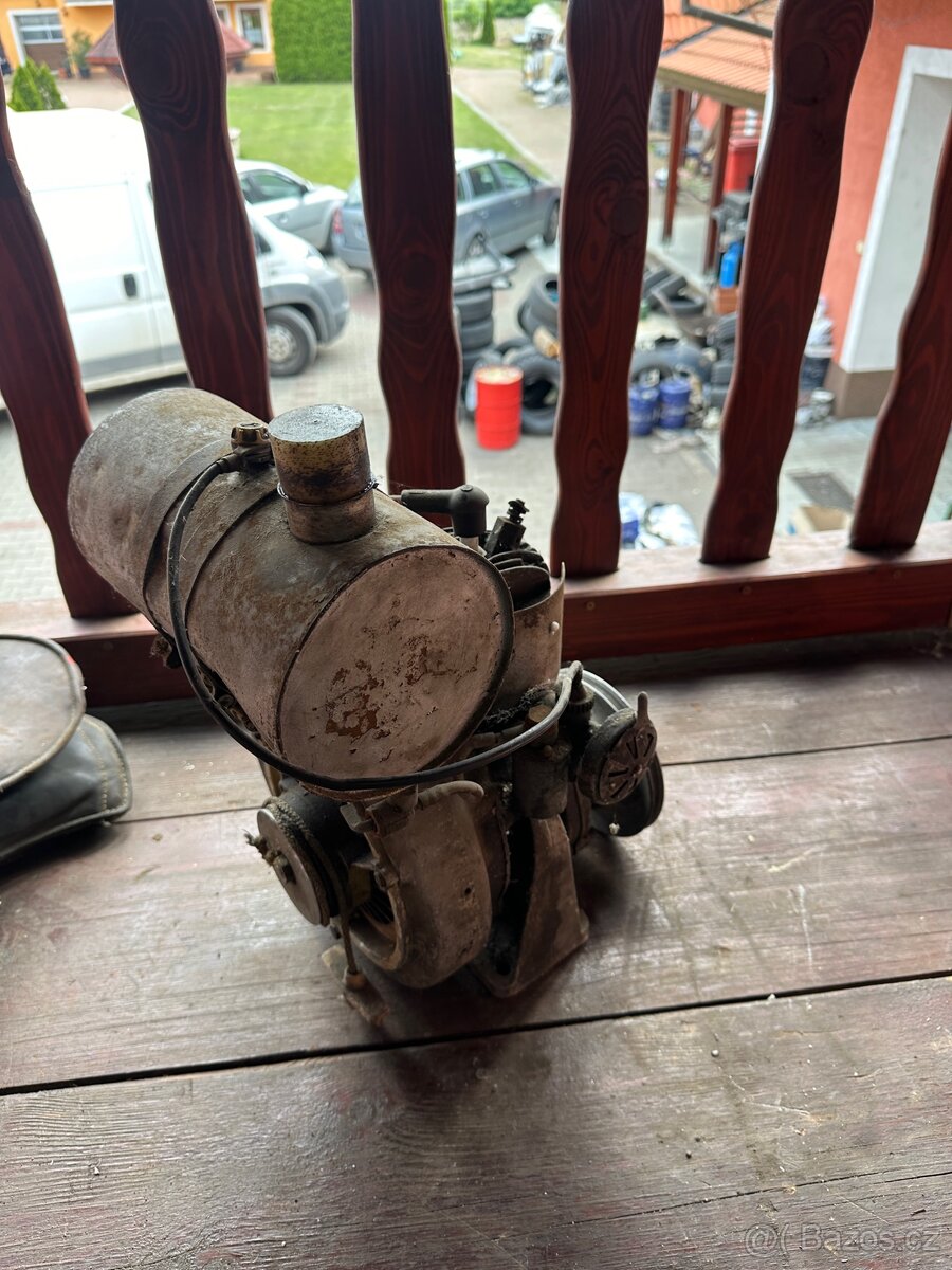 starý Stabilní motor