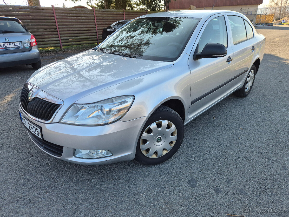 Škoda Octavia II, 1,6 MPi, 75kW, r.v. 09/2009,ČR,serviska