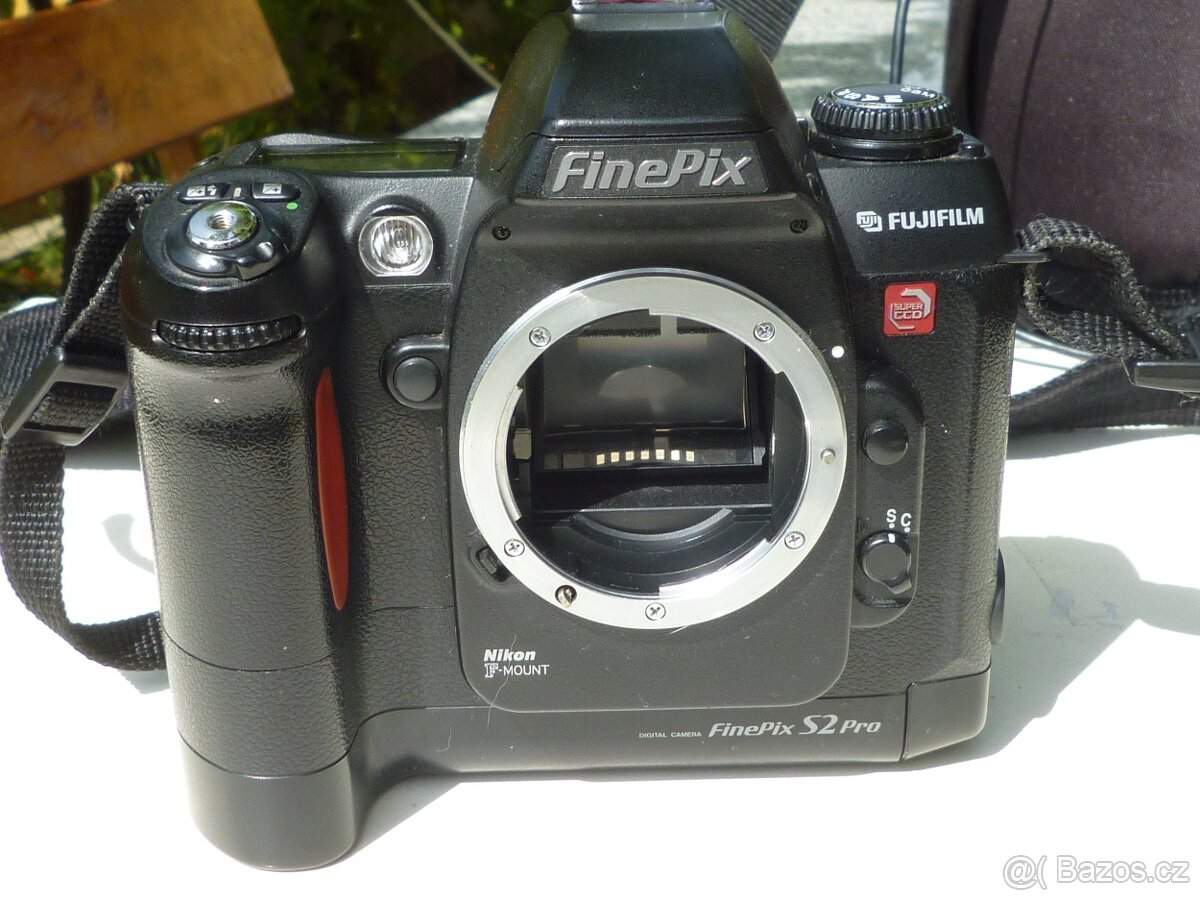 Digitálna zrkadlovka FUJI Finepix S2 Pro - NIKON F bajonet