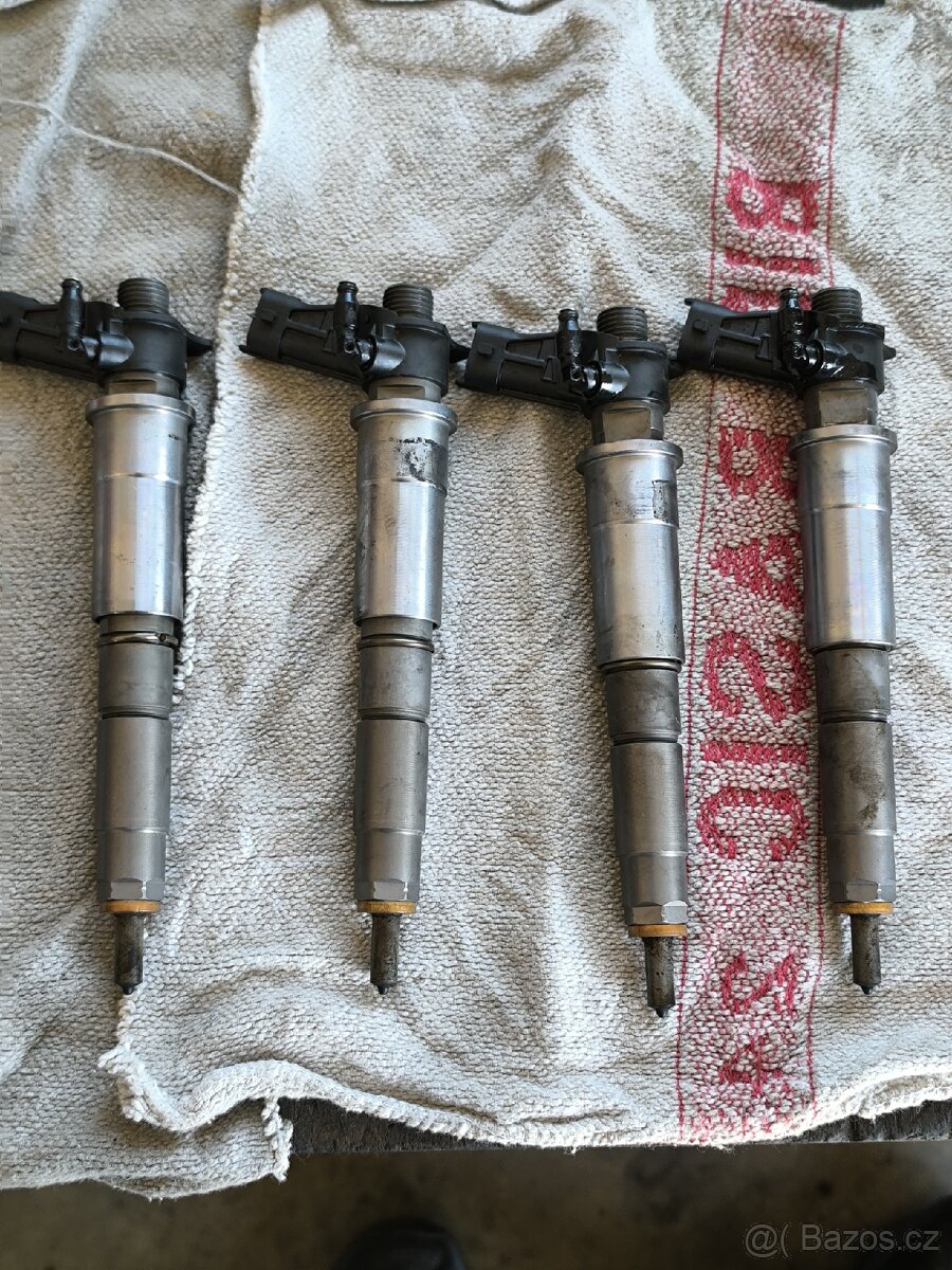 Vstřikovač Renault 2,0 dCi