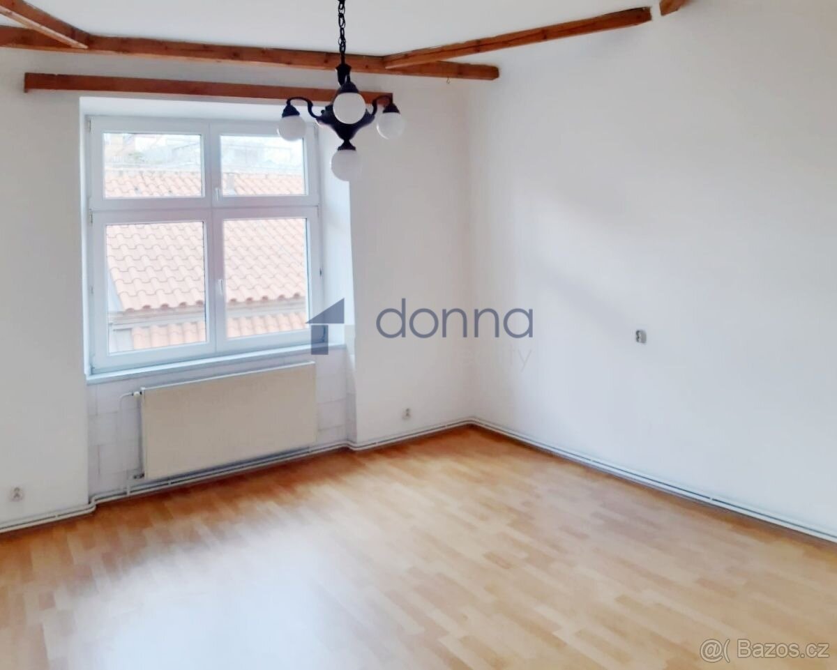 Pronájem bytu 2+1, 58m2, centrum Prahy, ul. U Obecního dvora