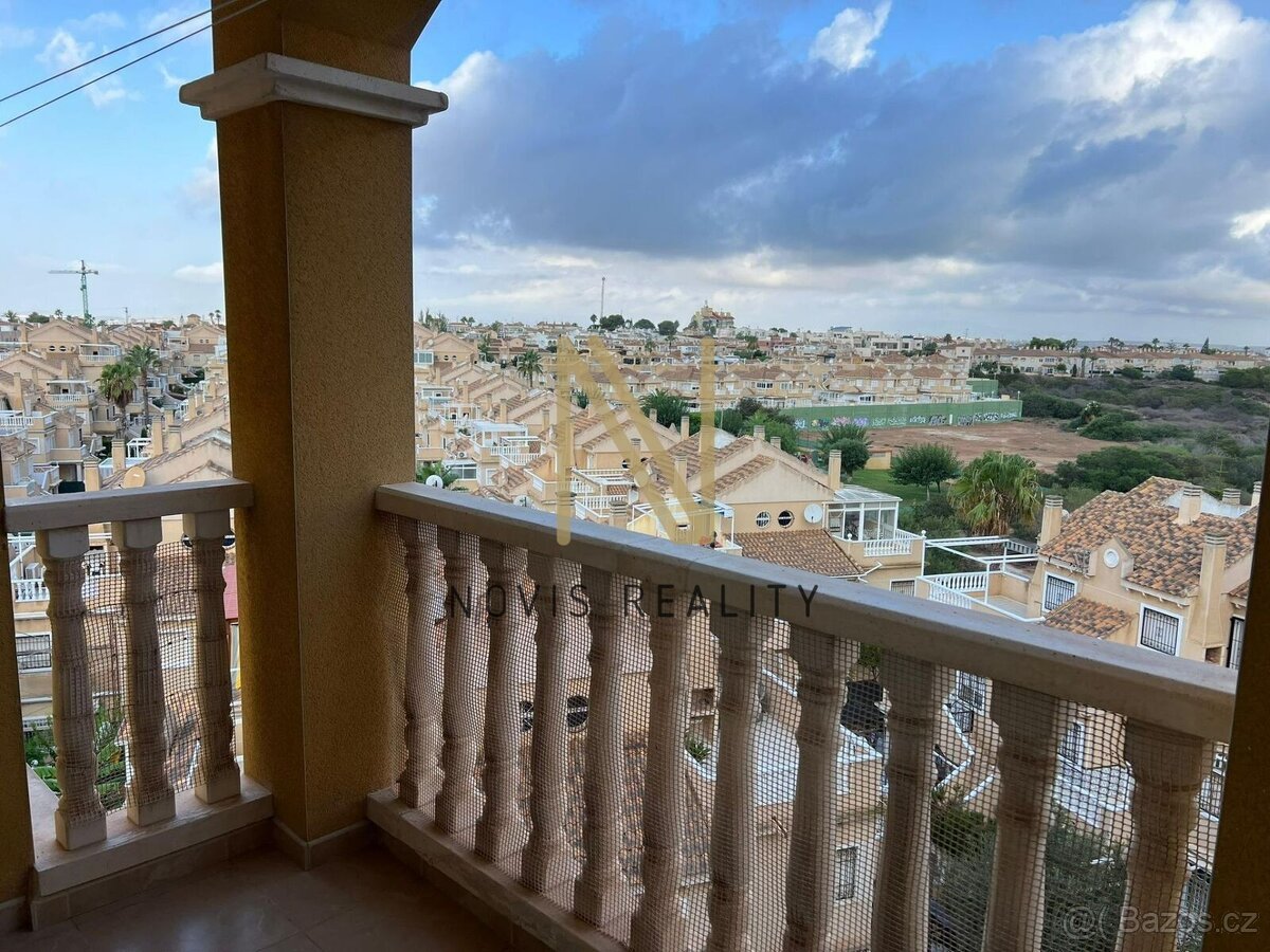 Prodej, apartmán 2+1, 60 m² s terasou a bazénem, Torrevieja