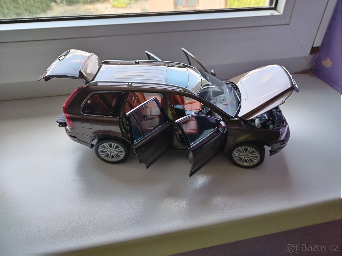 Model 1:18