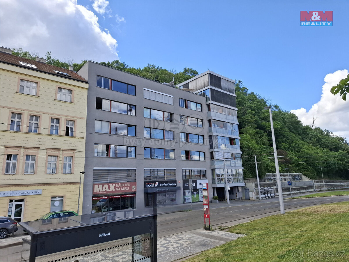 Pronájem garážového stání, 13 m2, ul. Radlická, Praha 5