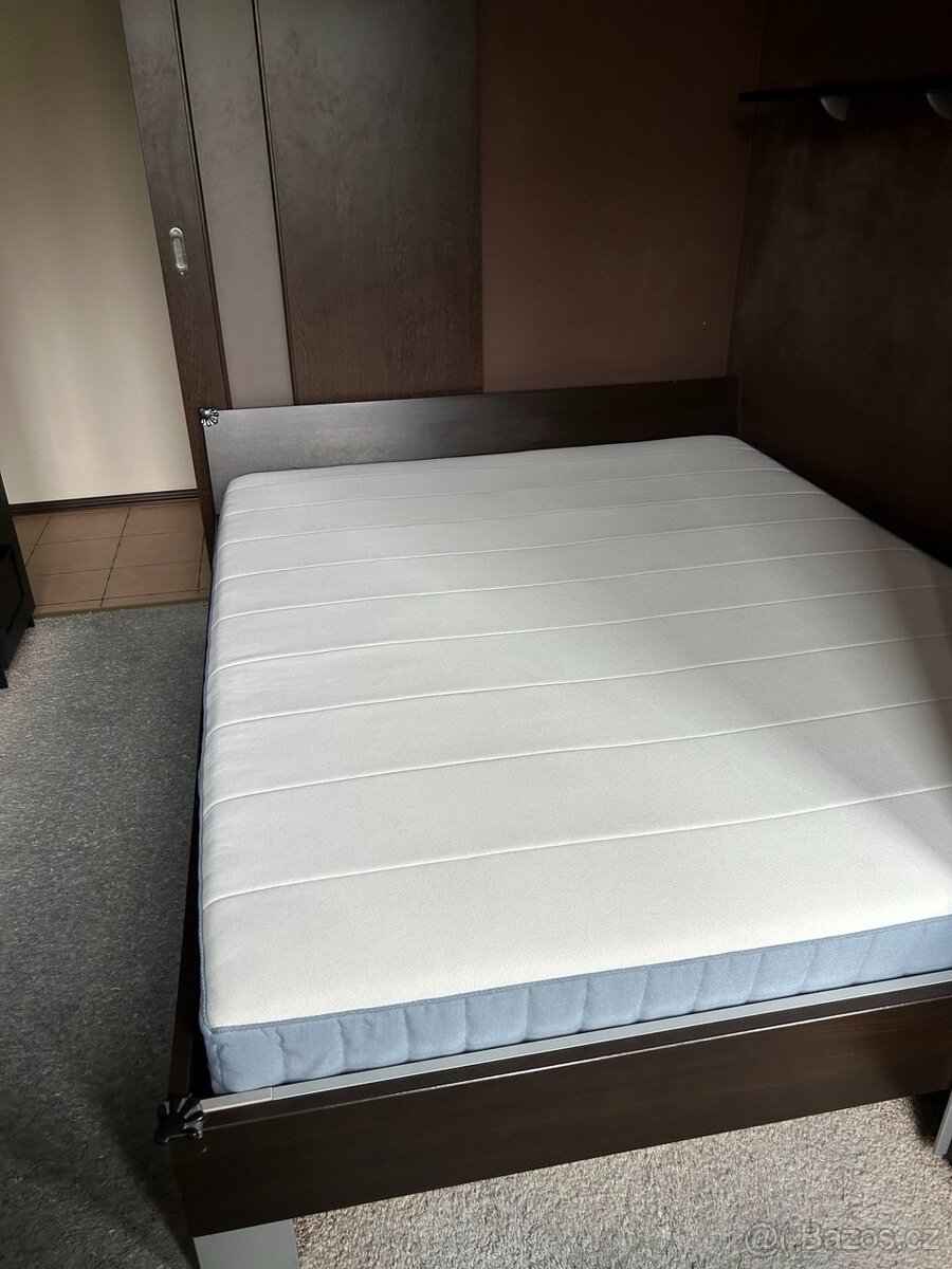 Matraci IKEA VESTERÖY – 200×160 cm, tvrdá, jako nová