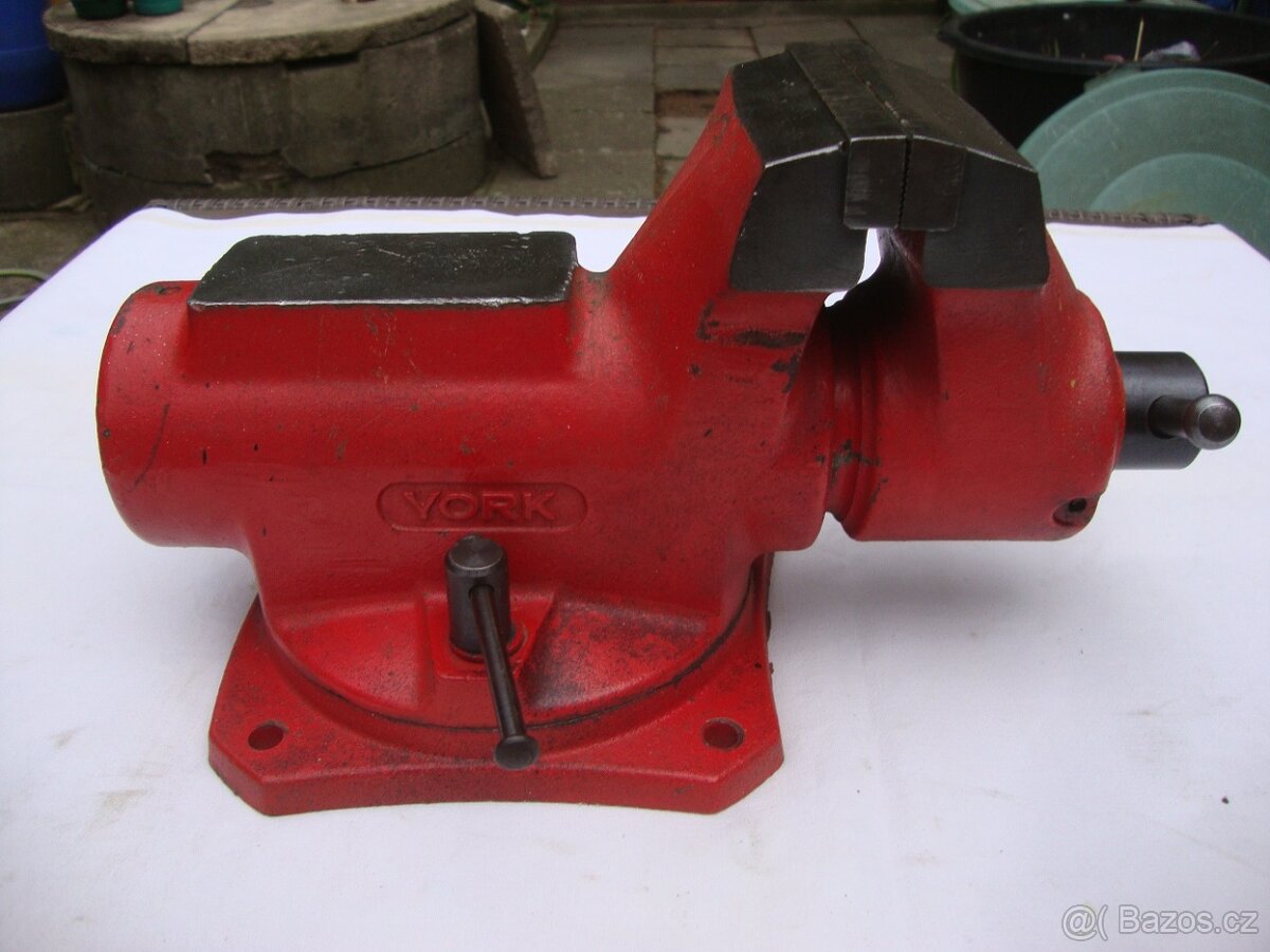 Svěrák YORK 125mm červený zachovalý otočná základová deska