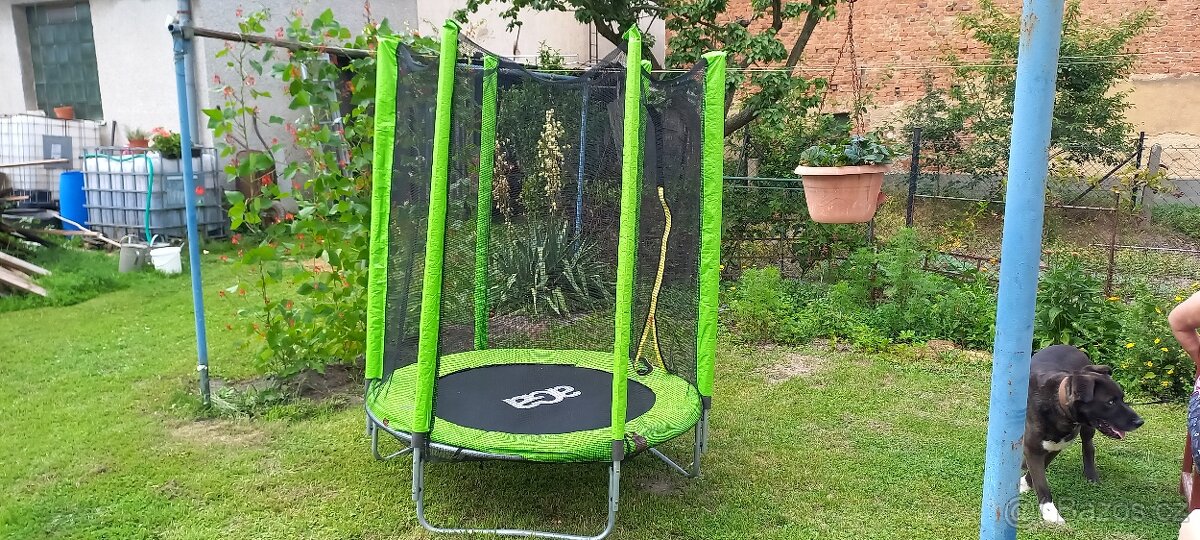 Trampolína