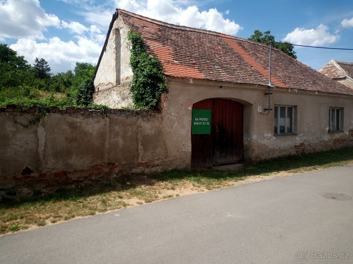 Rodinný dům + velký stavební pozemek Božice