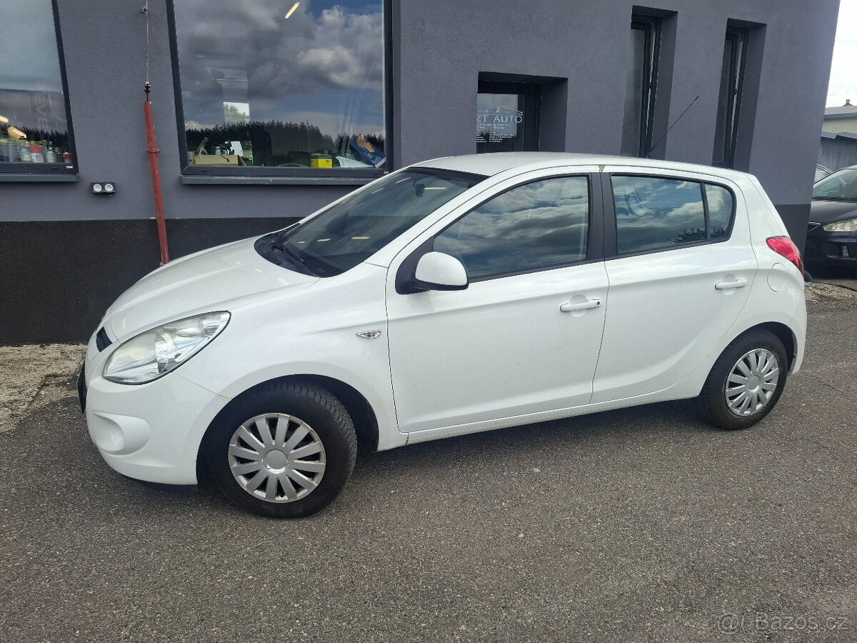 Hyundai i20 1.2i, r.11, 125000km-GARANCE, PĚKNÝ, KLIMA