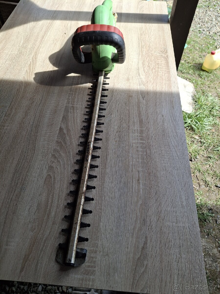 Elektrické nůžky na živý plot