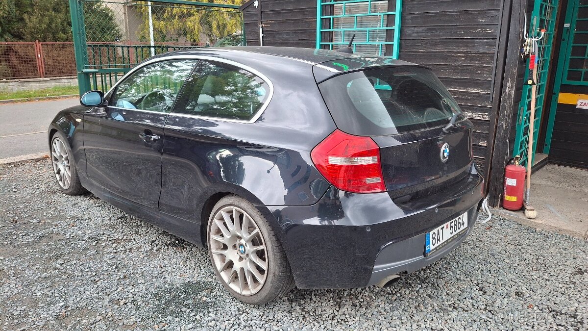 BMW 118i M paket zachovalé auto Říčany