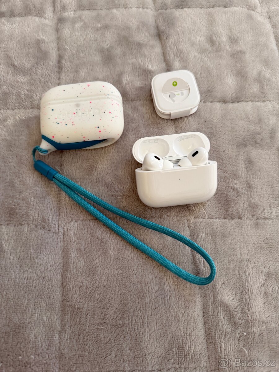 Apple AirPods Pro (2. generace) s MagSafe pouzdrem (USB-C)