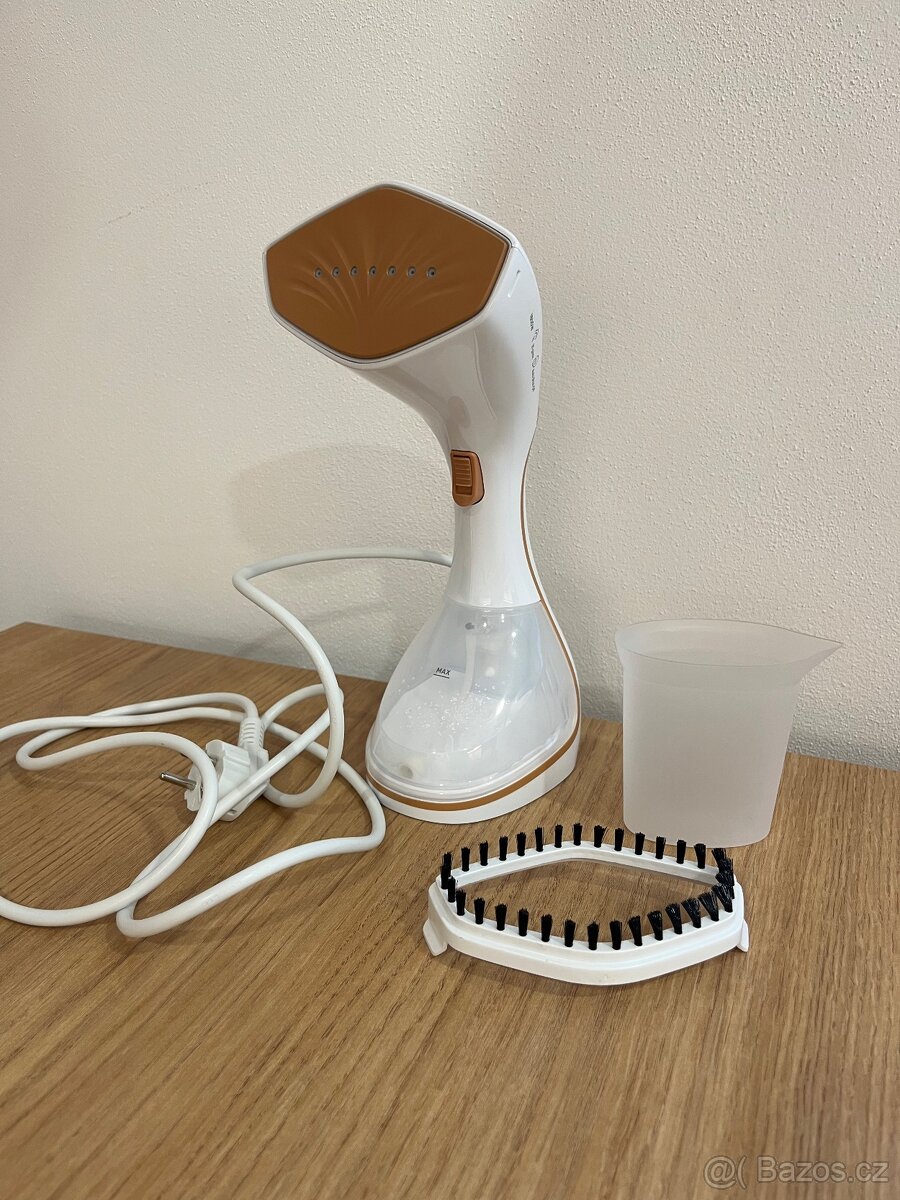 Parní žehlička Grundig ST 6150 bílá