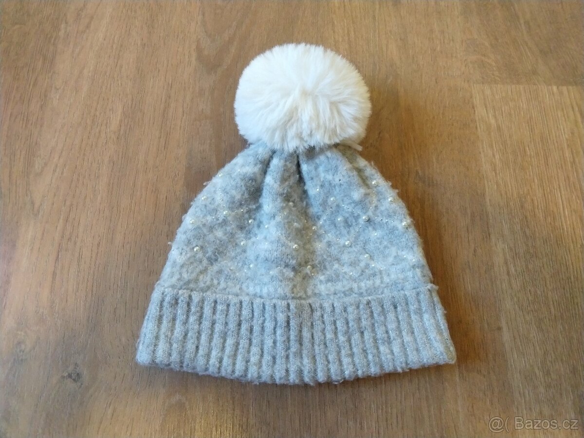Dívčí zimní čepice vel. 3 - 6 let