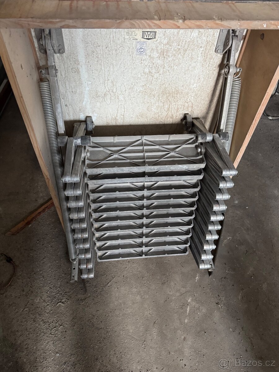 Prodám výsuvné schody