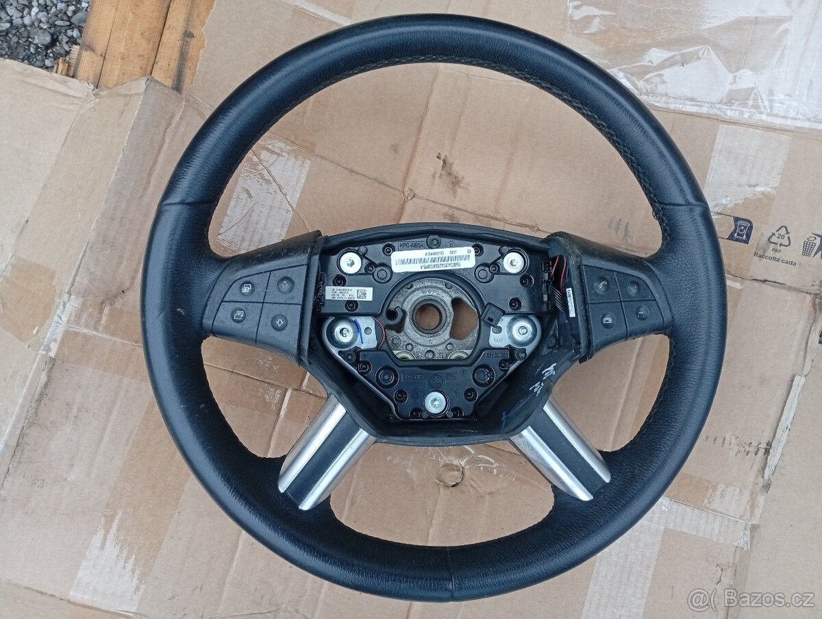 MERCEDES BENZ ML W164 RV 2005-2009 VOLANT KOŽENÝ
