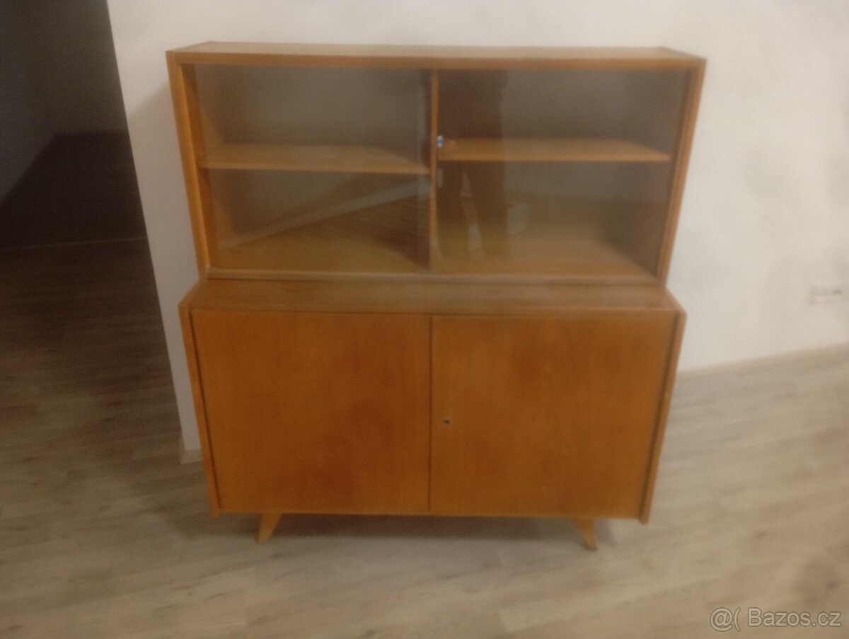 Komoda s knihovnou Jiroutek