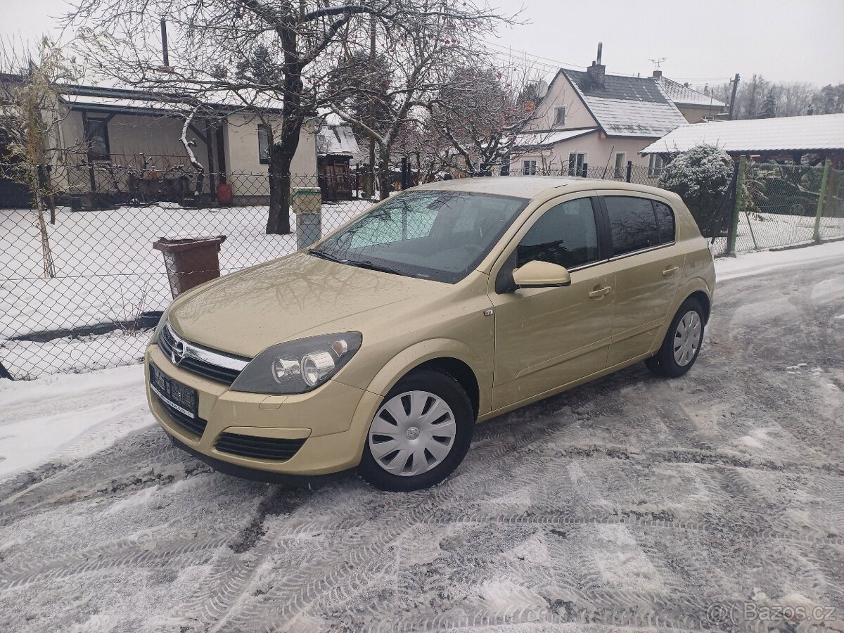 Benzínová Opel Astra 1.6 16V Twinport