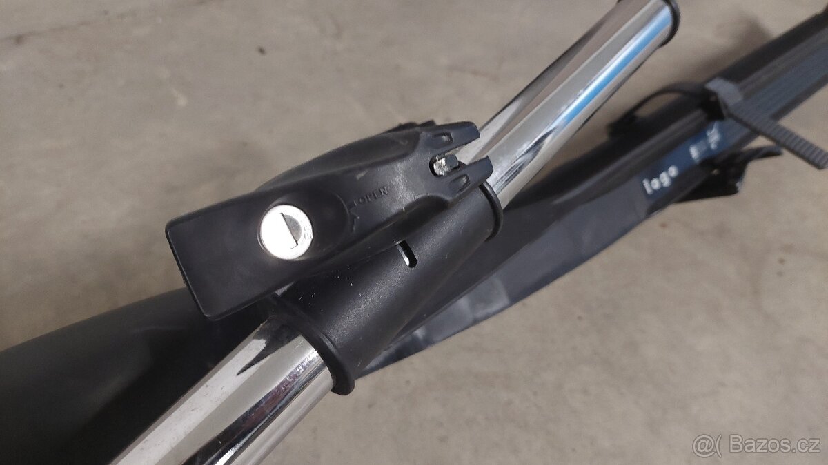 Střešní nosiče kol  2 ks (T-šrouby, klíče)