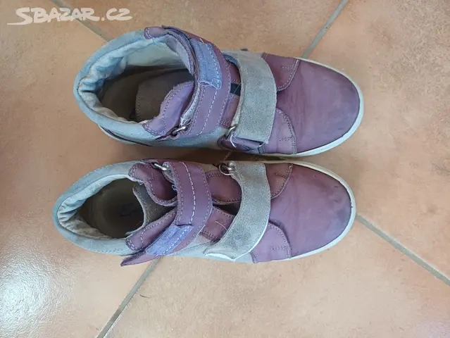 Celoroční kožené boty, velikost 33