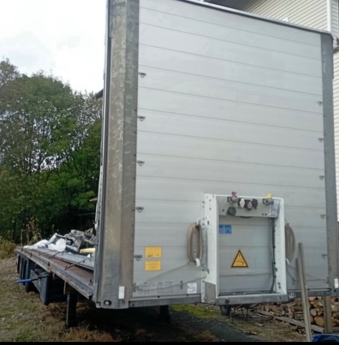 Návěs Schmitz plato