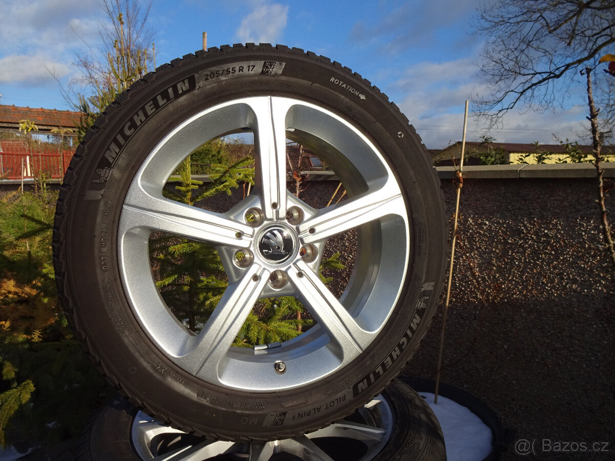 Škoda Octavia IV - zánovní zimní TOP alu kola 17" 5x112