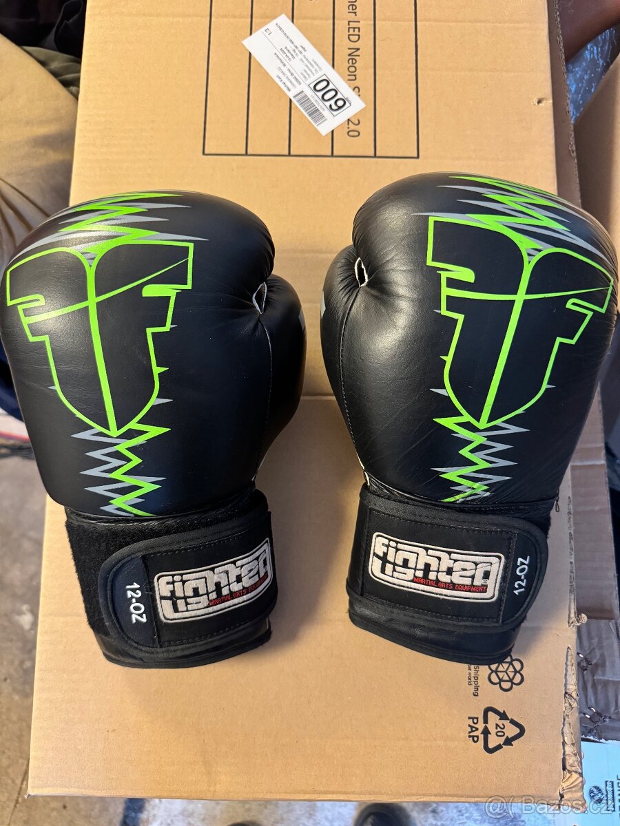 Boxerské rukavice 12-OZ Fighter