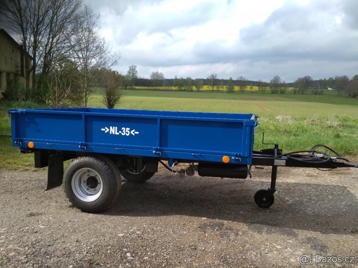 Přívěs za traktor a SPZ