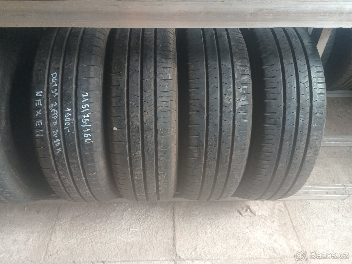 215/75/16C nexen