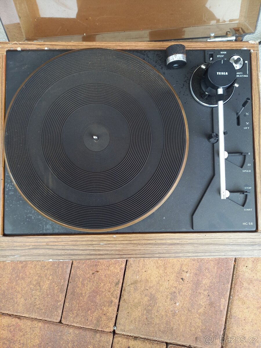 Tesla HC 58, hi-fi gramofon, šasi