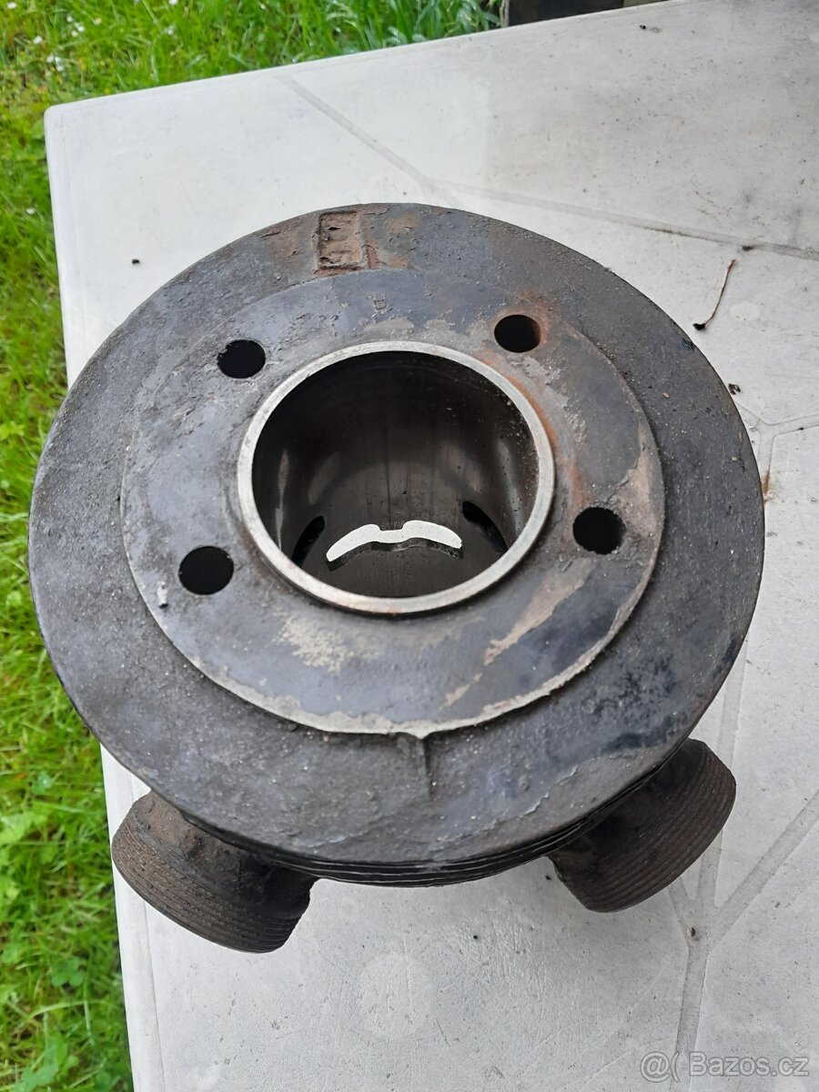 Jawa 250 kyvacka