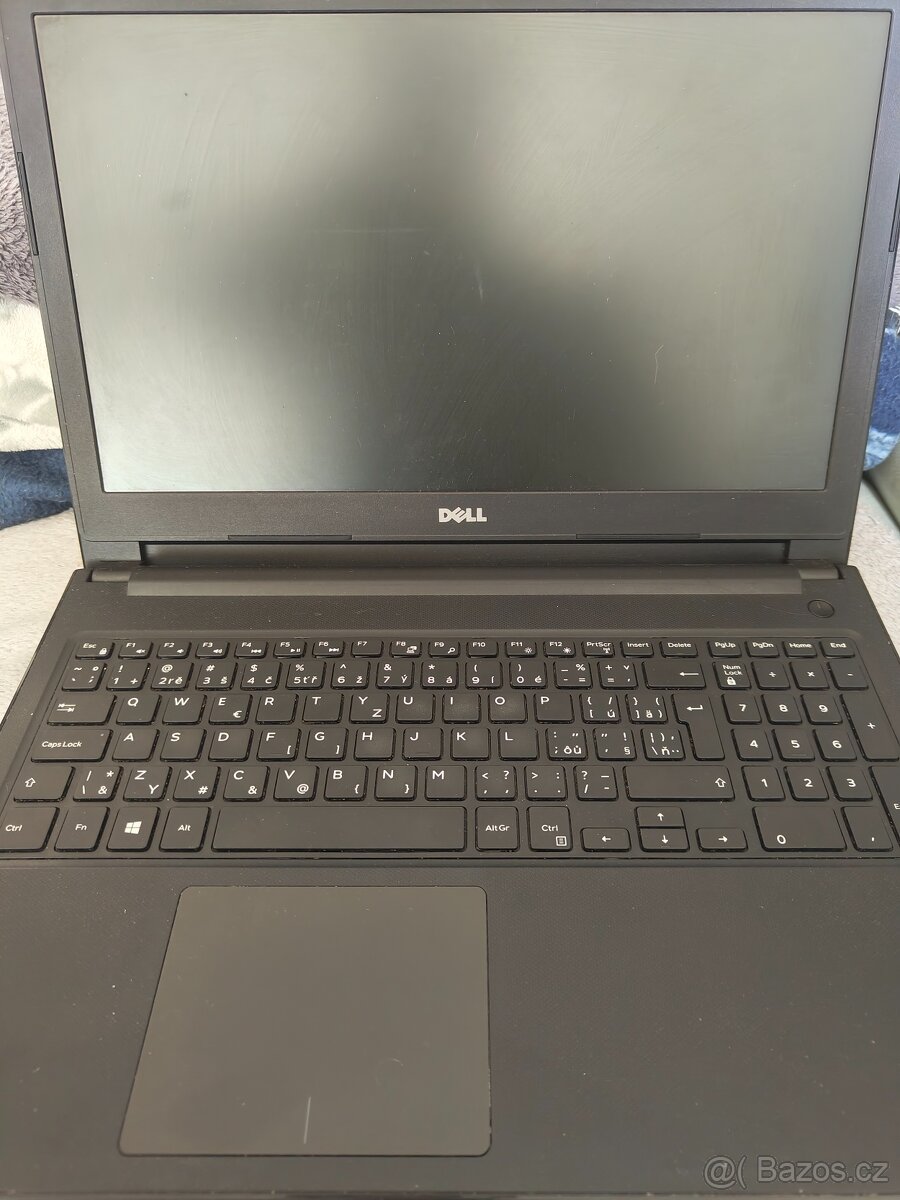 DELL Vostro 15 i3-7130U , 8GB RAM