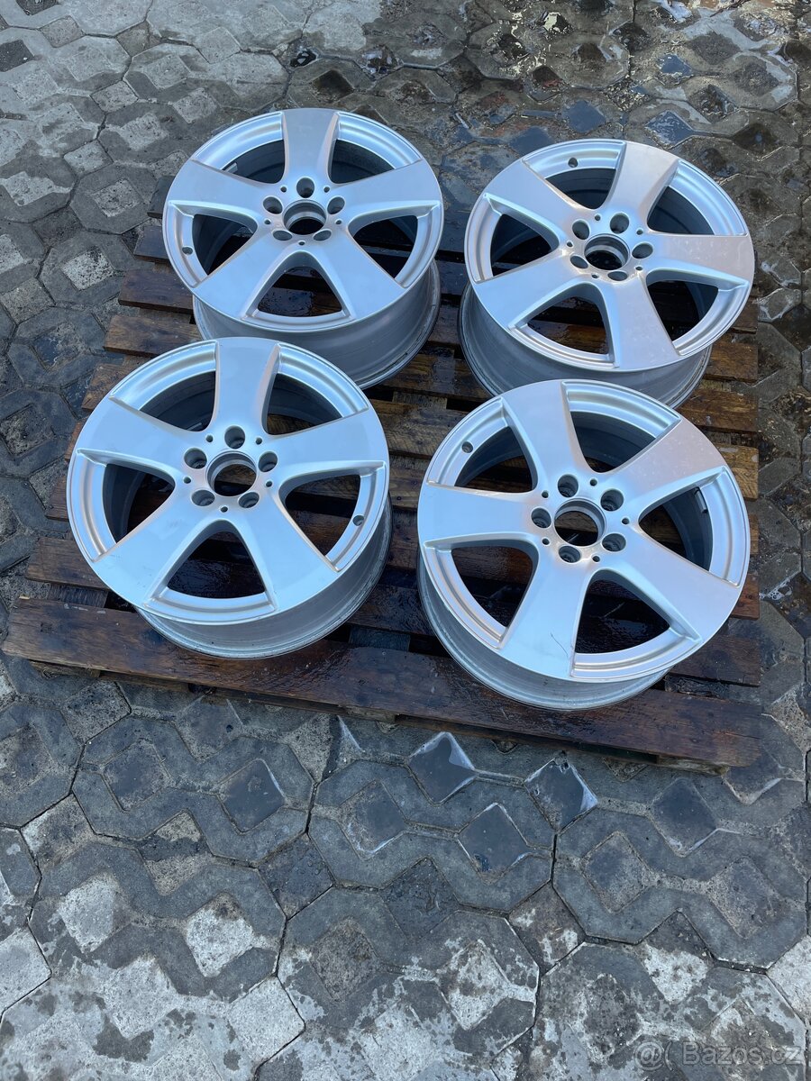 ORIGINÁLNÍ 17" KOLA Z LEHKÉ SLITINY MERCEDES