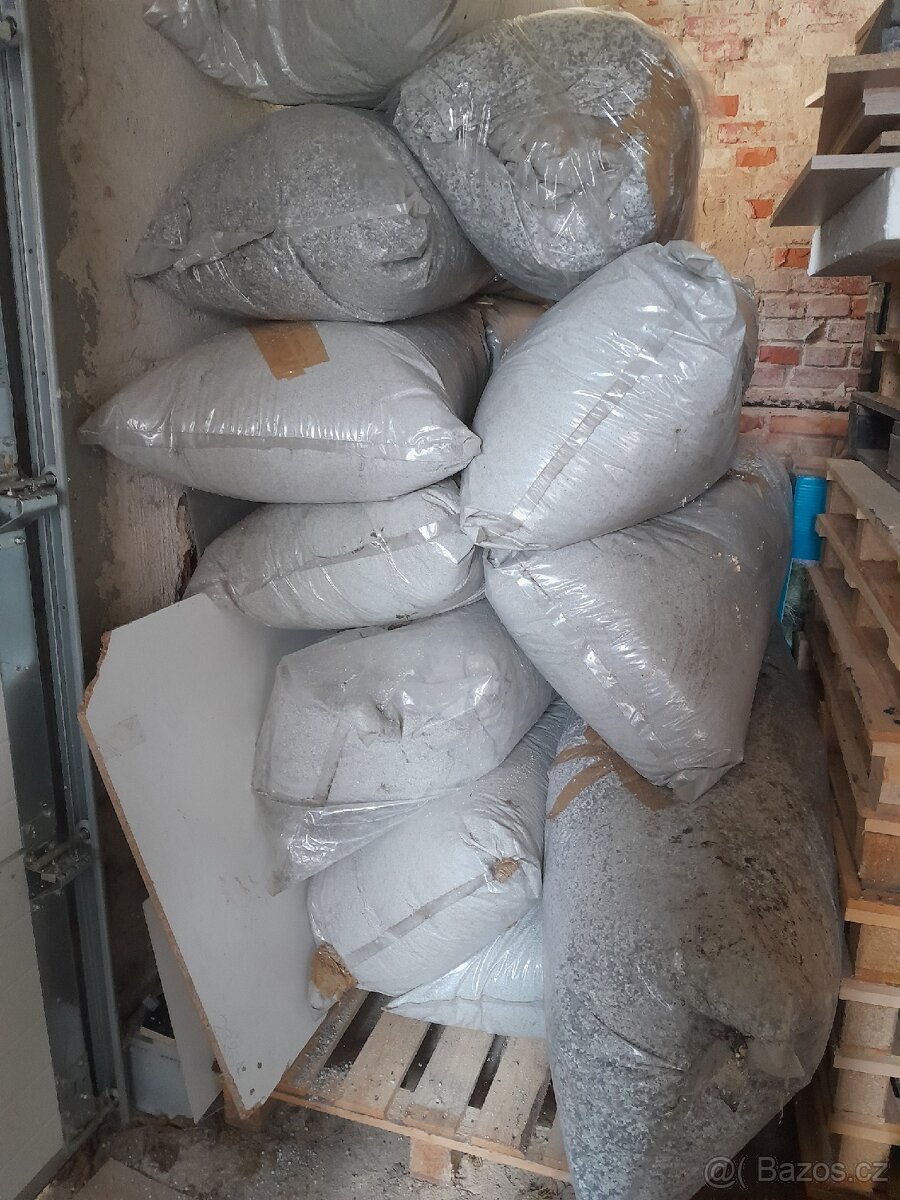 Sypaný polystyren Styroball Plus