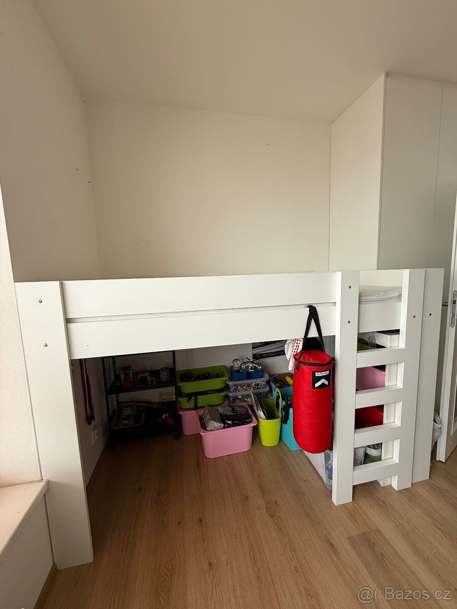 Dětská vyvýšená postel