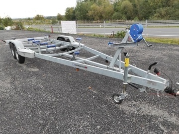 Koupím přívěs na 7,5m loď