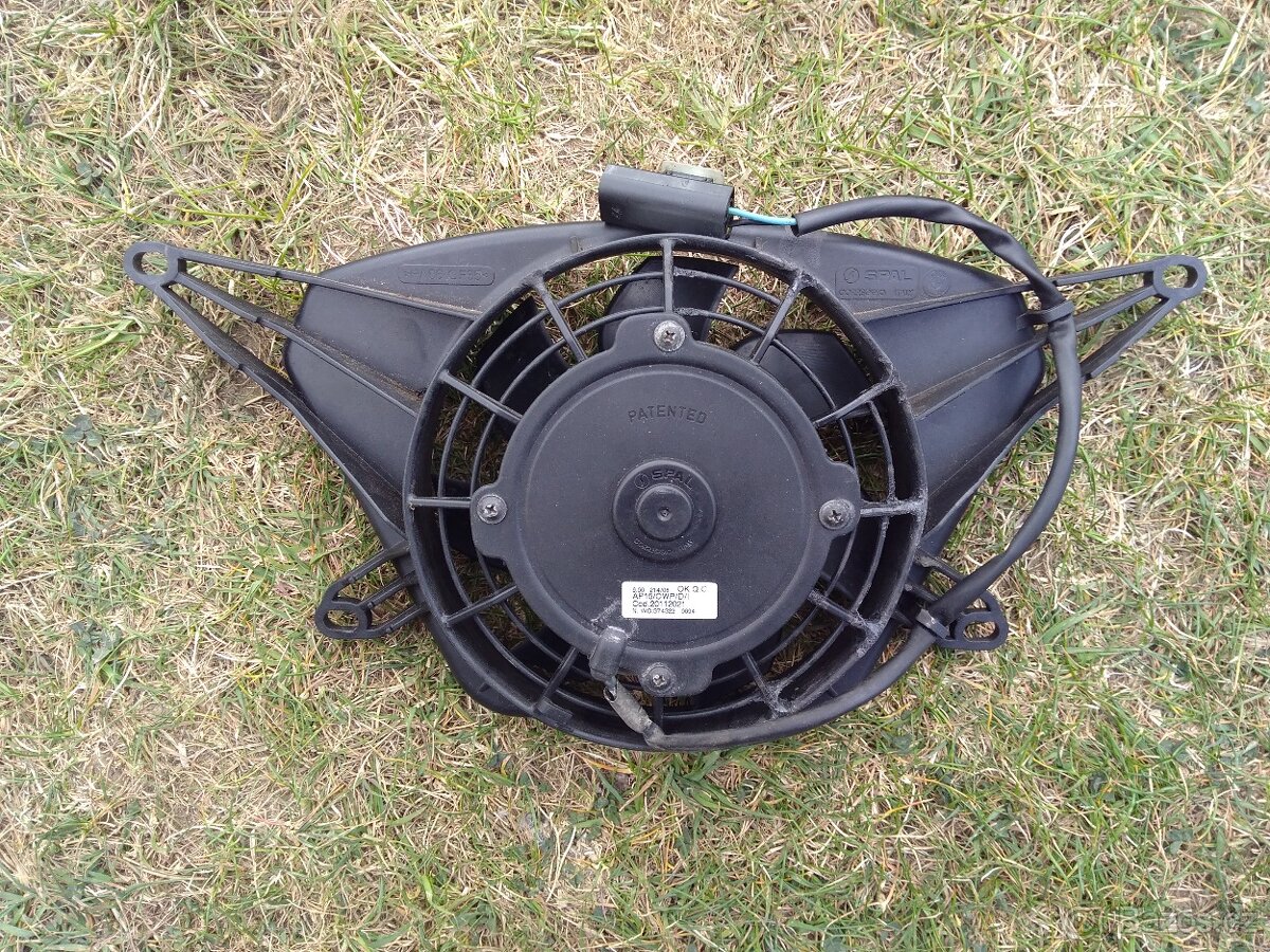 BMW K1600GT - větrák chladiče