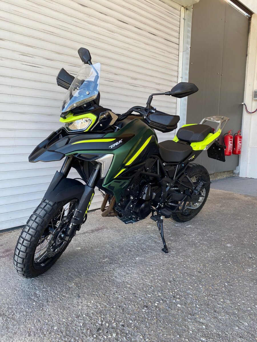 BENELLI TRK 702X - Forest Green - Předváděcí motocykl