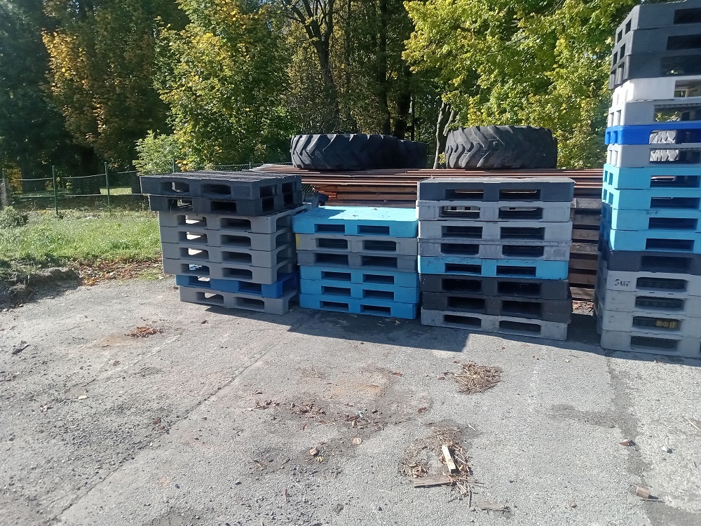 Prodám PLASTOVÉ PALETY