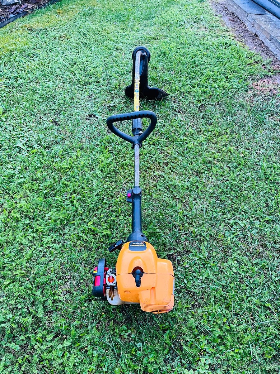 Plně funkční benzinová strunová sekačka