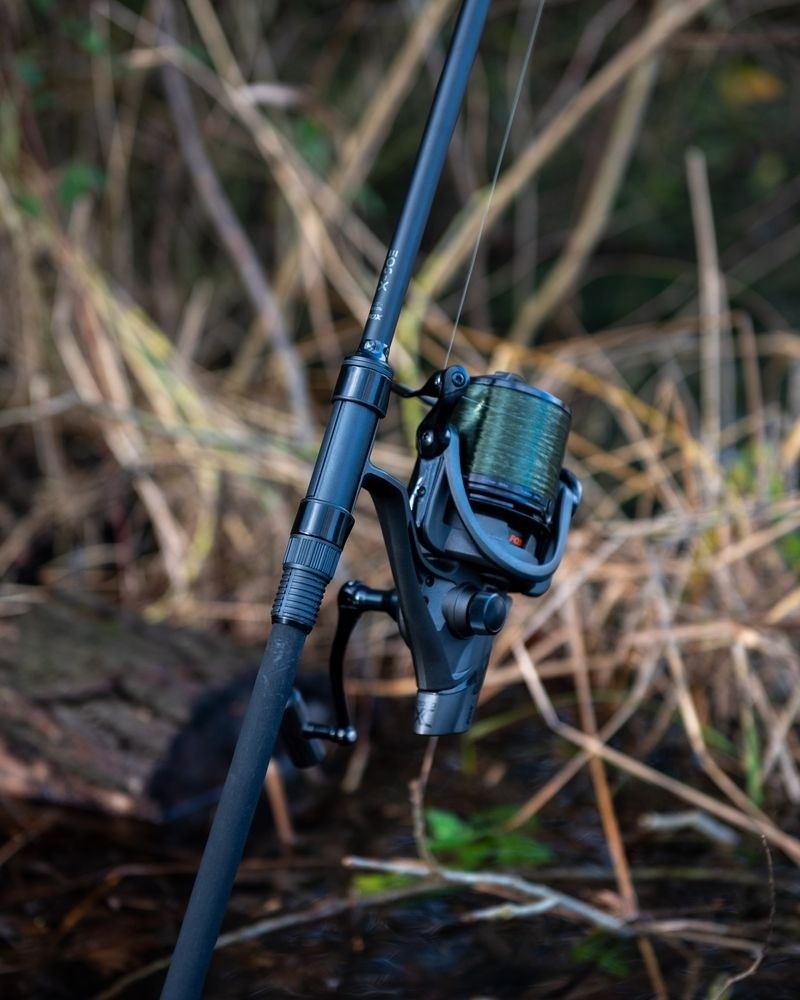 Ahojte, nemá někdo zájem o tyto věci ?  Fox kaprový prut Eos