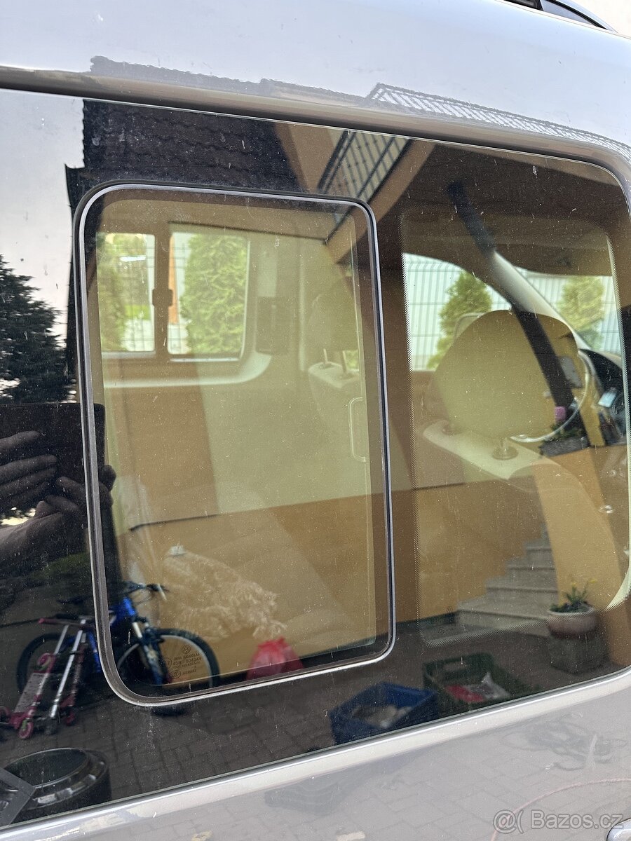 prodam prave zadni okno Caddy 2013,