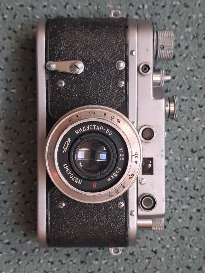 Prodám fotoaparát Zorkij 2-s + expozimetr