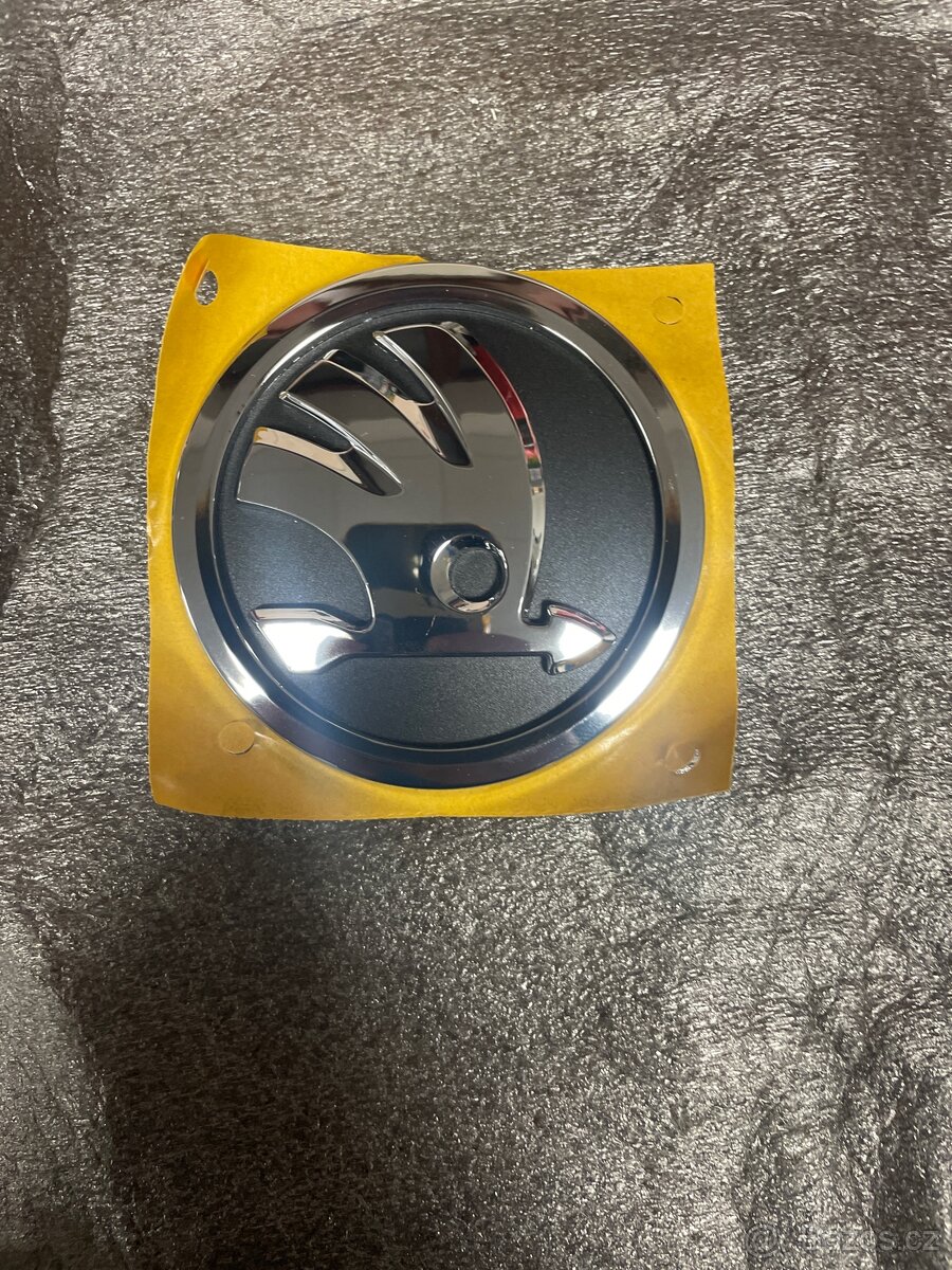 Originální Škoda logo/badge – 5J0 853 621 A AUL