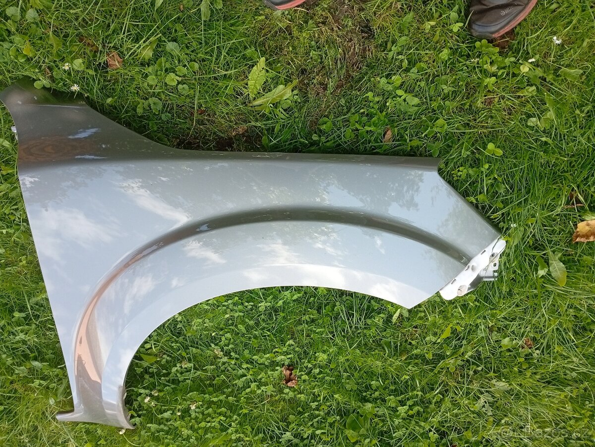 NISSAN NAVARA D23 RV 2020 BLATNÍK PRAVÝ A LEVÝ