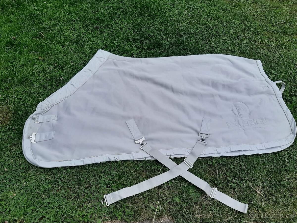 Eskadron deka S sedo-stribrna