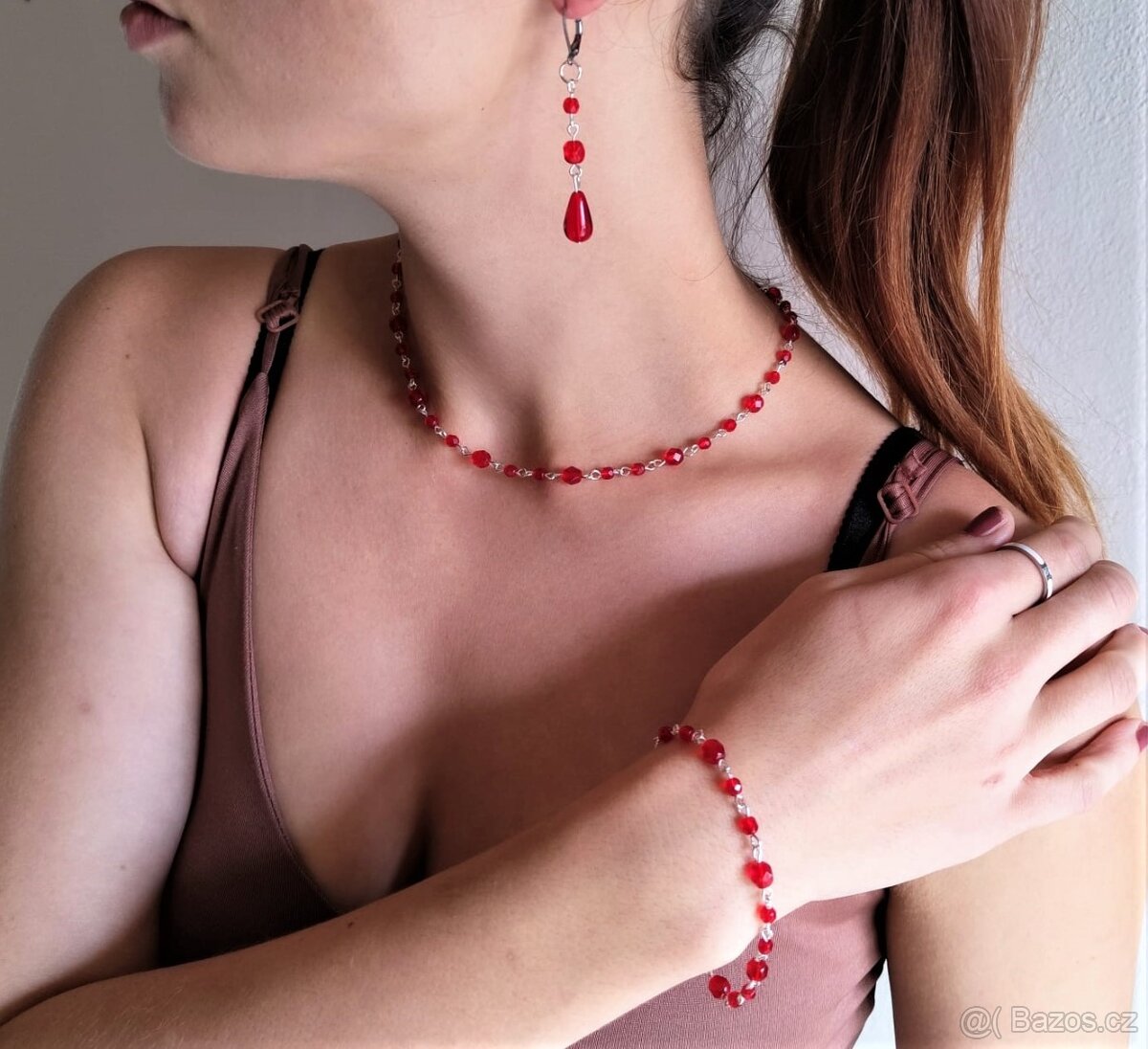 Jemná červená ketlovaná souprava šperků