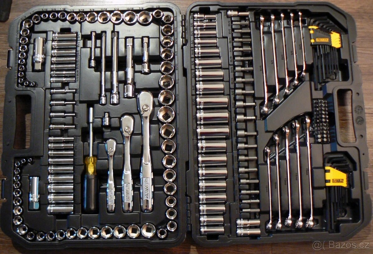 205dílná sada ručního nářadí DeWALT DWMT81534
