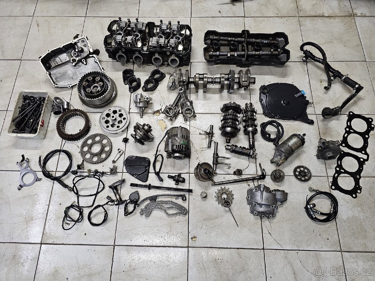 Díly motoru pro Suzuki GSXR 750 Srad gsxr750